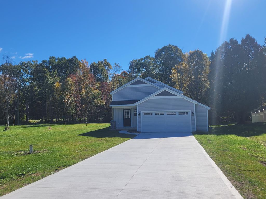 20535 Edgewood Drive, Big Rapids