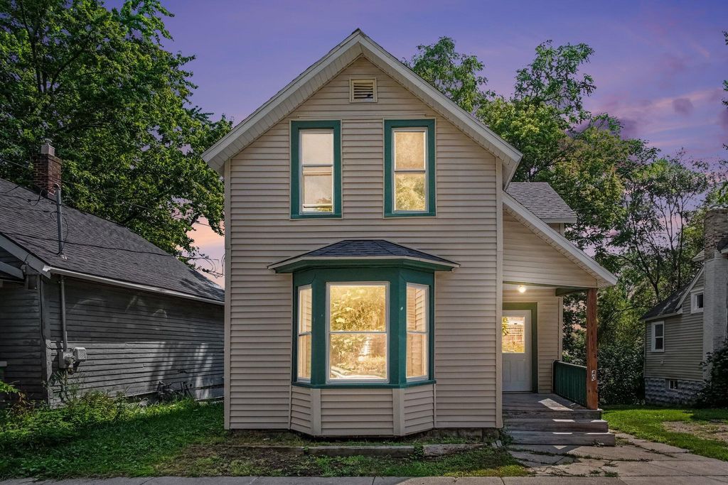 40 Mack Avenue Ne, Grand Rapids city