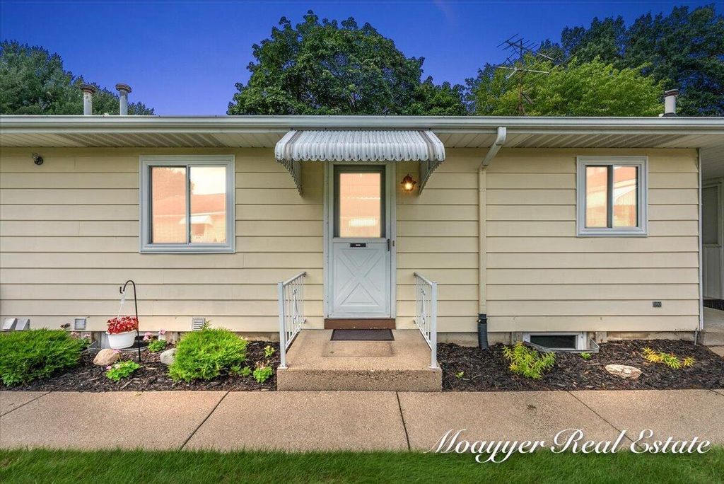 5895 Leisure South Drive Se, Grand Rapids