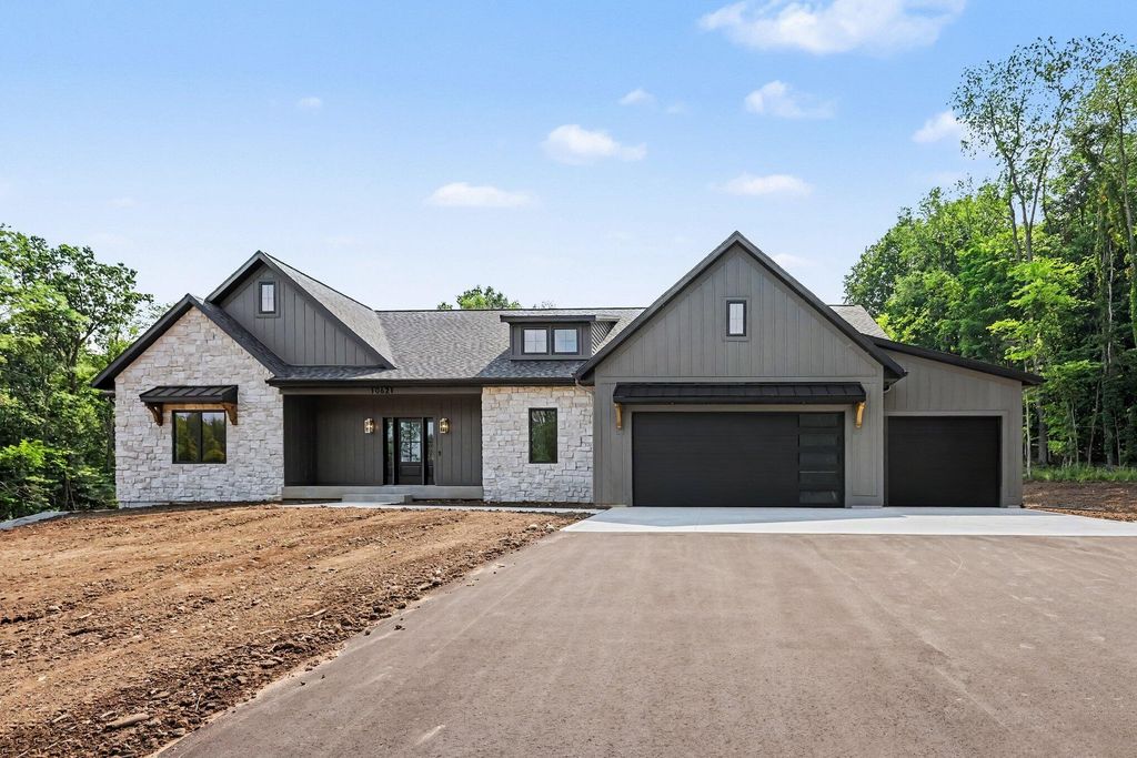 10621 Sun-da-go Drive, Caledonia township