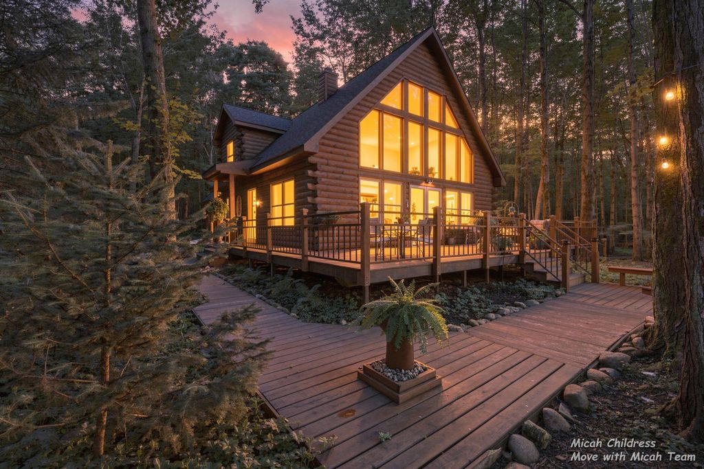 6808 Tranquility Lane, Saugatuck township