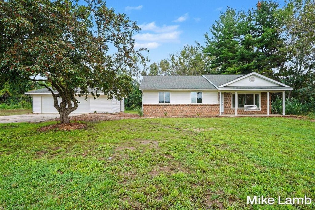 17646 Hall Road, Casnovia township