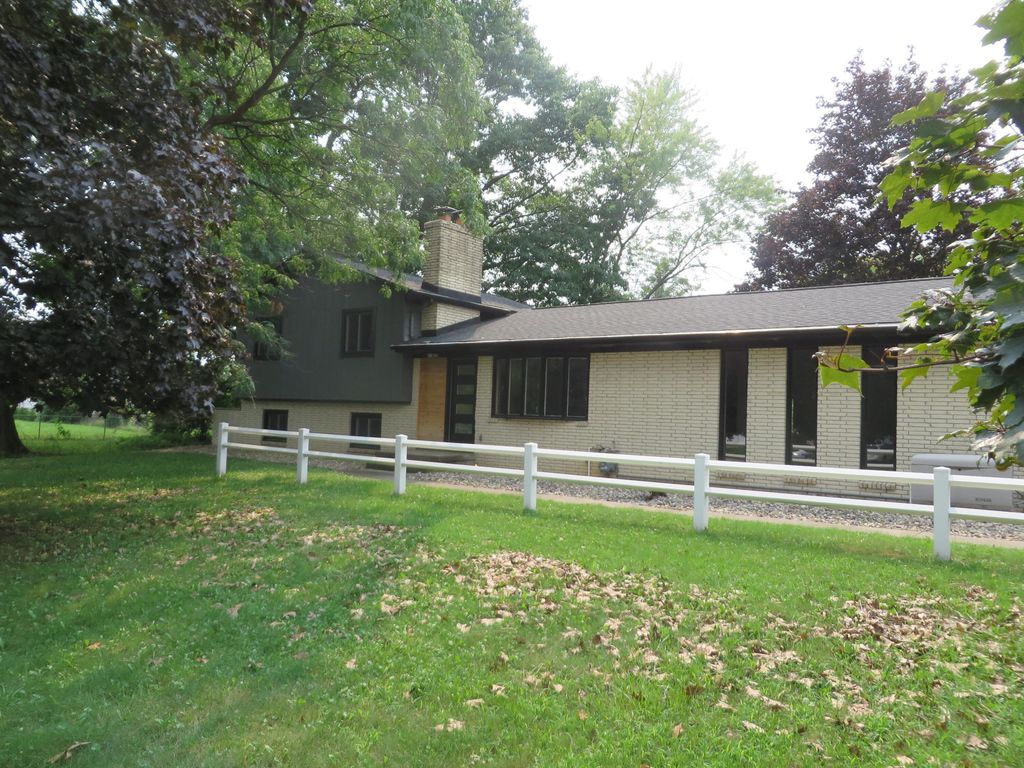 5591 Wing Avenue Se, Kentwood city