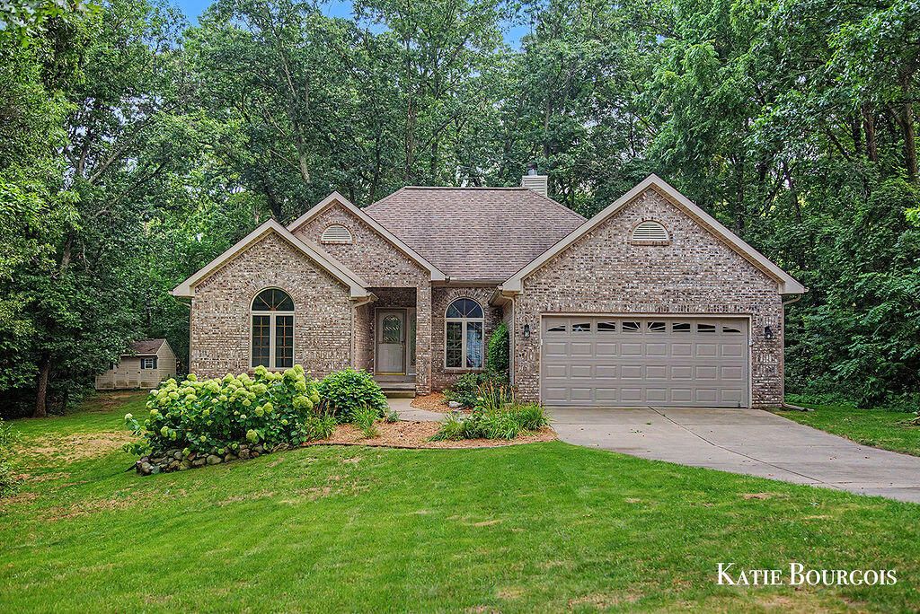 5180 Brookestone Drive Ne, Courtland township