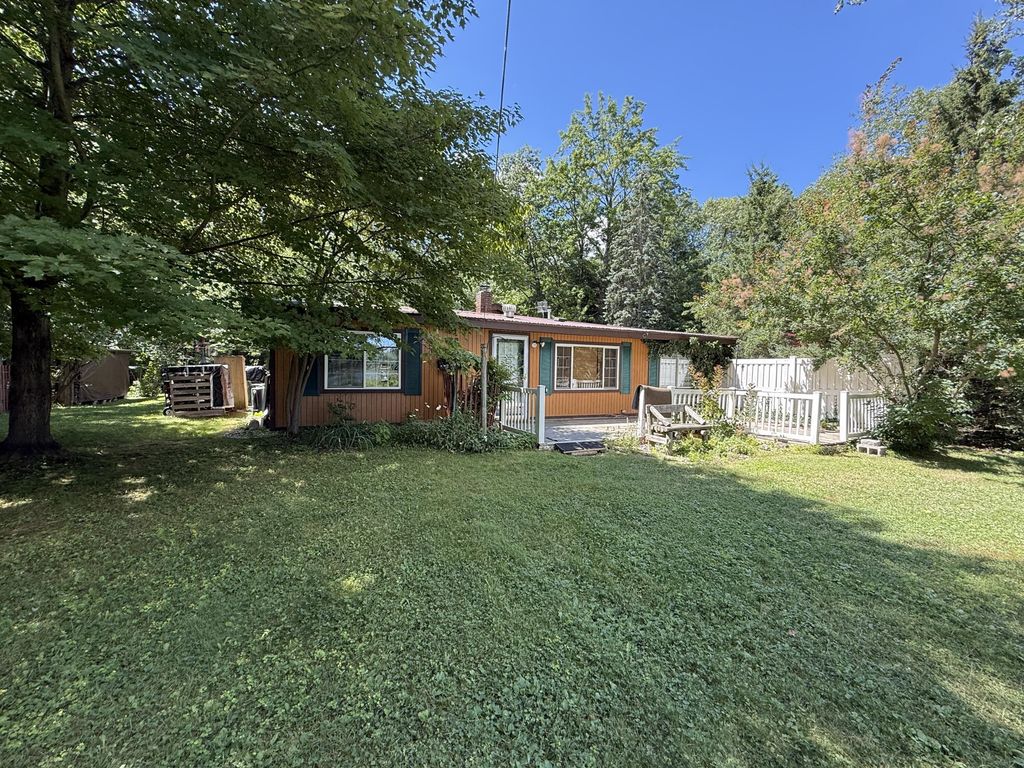2591 Tonawanda Road, Grawn