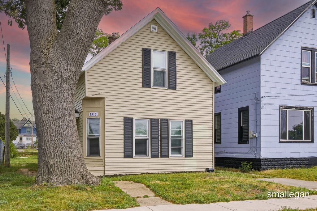 1316 Sanford Street, Muskegon city