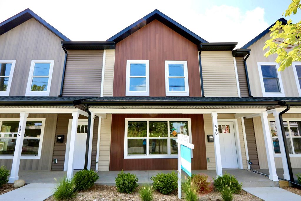 440 Pleasant Street Sw, Grand Rapids city
