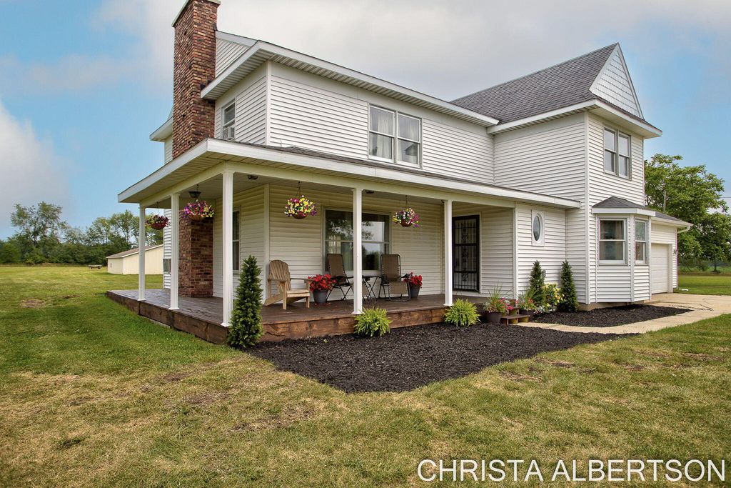 525 137th Avenue, Leighton township