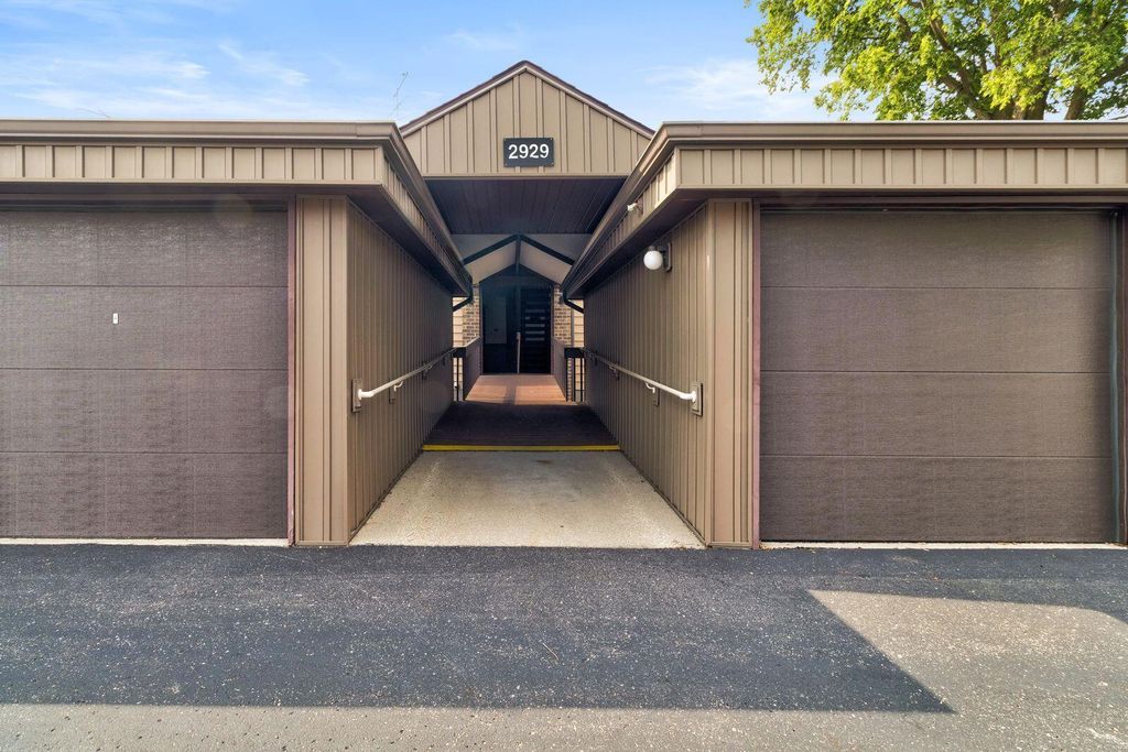 2929 Byron Center Avenue Sw Unit: F, Wyoming