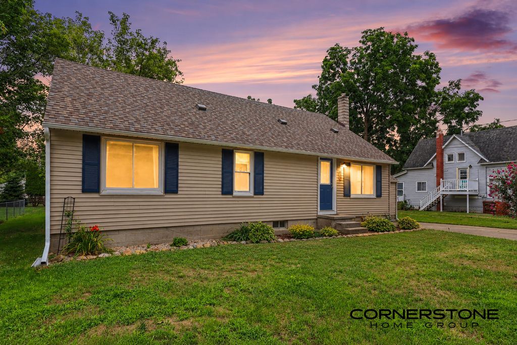 74 N Park Street Ne, Cedar Springs
