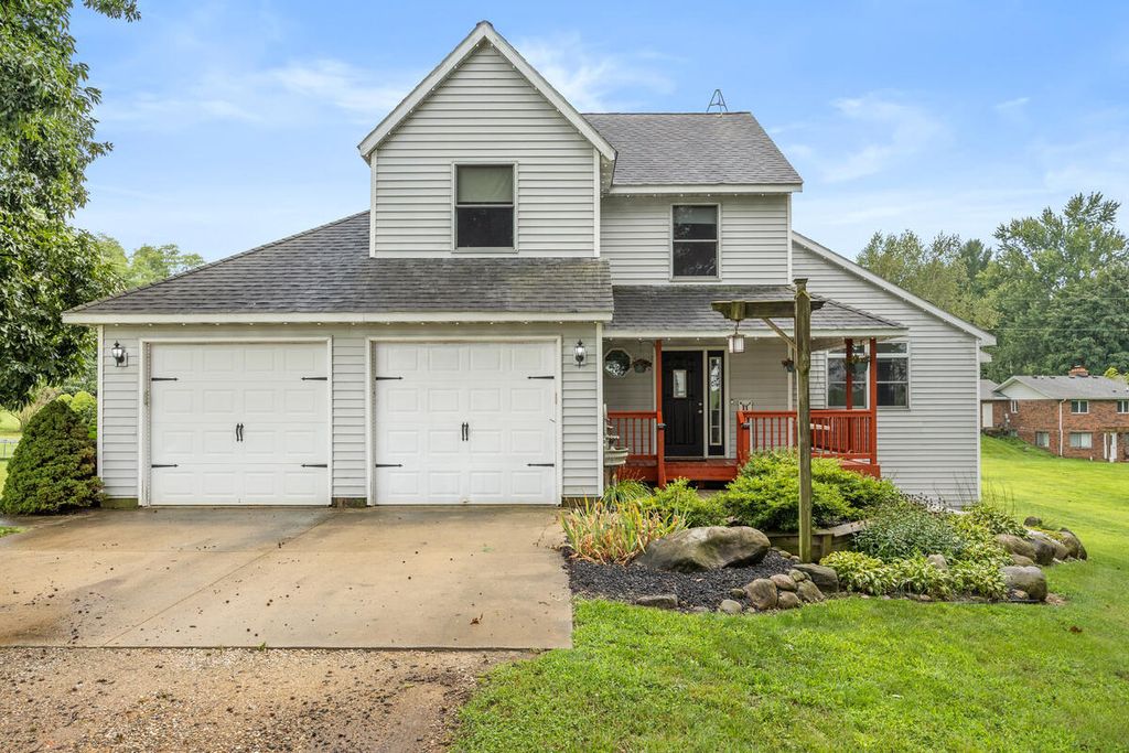 10881 Hoffman Road, Fabius township