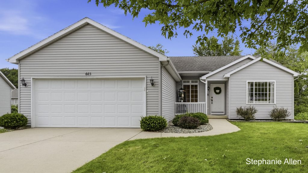 663 Ridgefield Drive, Coopersville city
