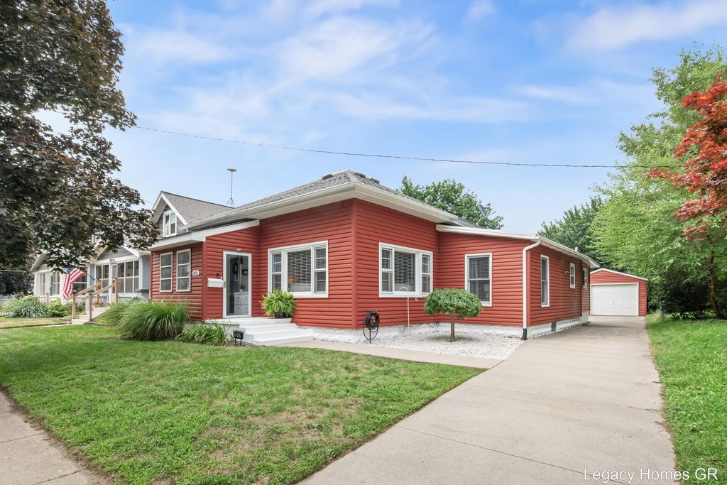 1042 Patton Avenue Nw, Grand Rapids city
