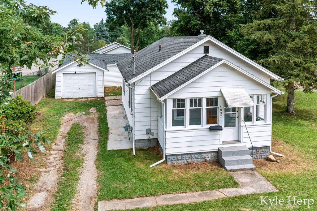 837 E Marshall Street, Hastings city