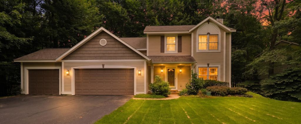 155 Summer Wind, Park township
