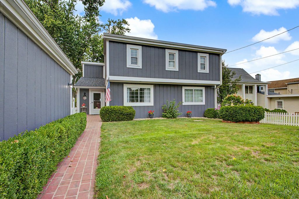2124 Ash Te Wette Beach Drive, Cambria township