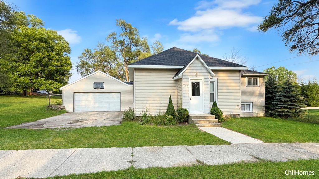 716 Root Street, Belding city