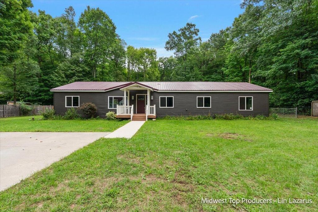 8270 Bradley Road, Orleans township