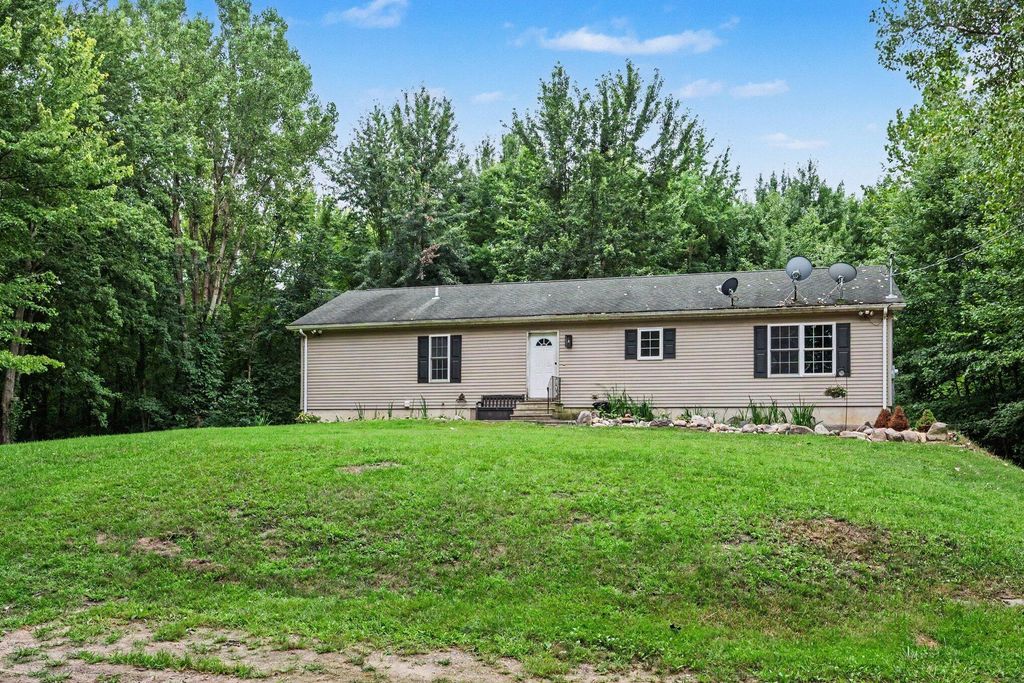 25203 Baseline Road, Pine Grove township