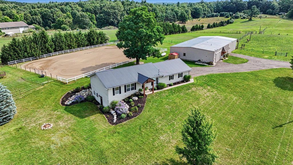 10320 Lincoln Lake Avenue Ne, Oakfield township