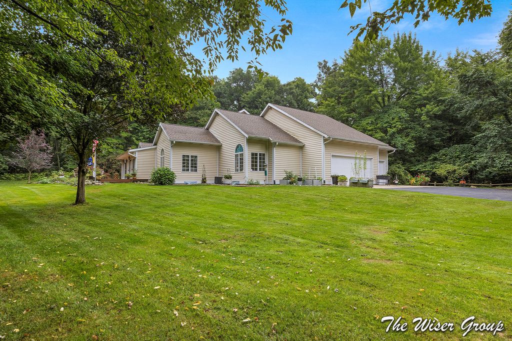 14761 Trillium Drive, Ross township