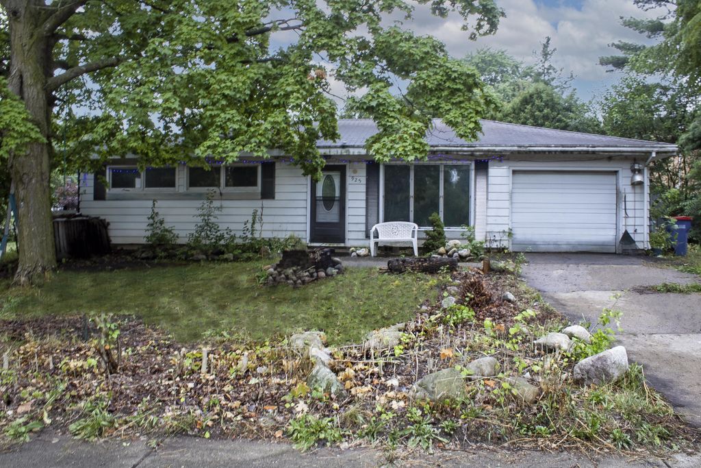 925 Plymouth Avenue Ne, Grand Rapids city
