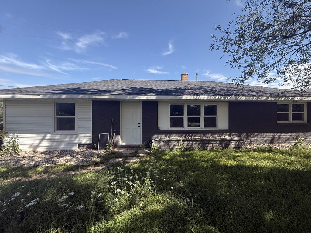 5975 Baseline Road, Lee township
