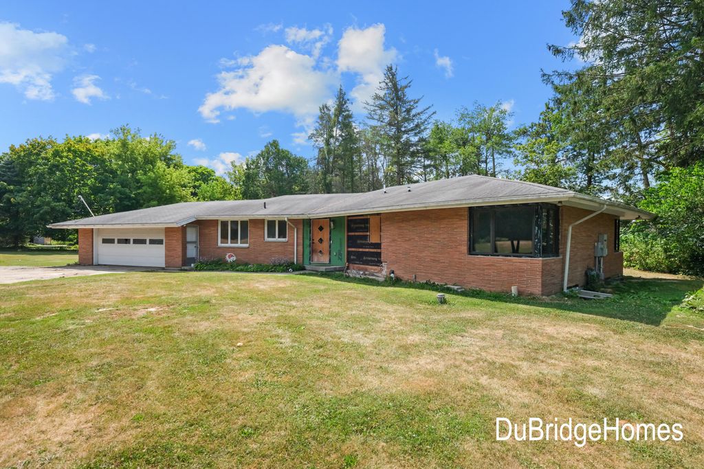 311 Honey Creek Avenue Se, Ada