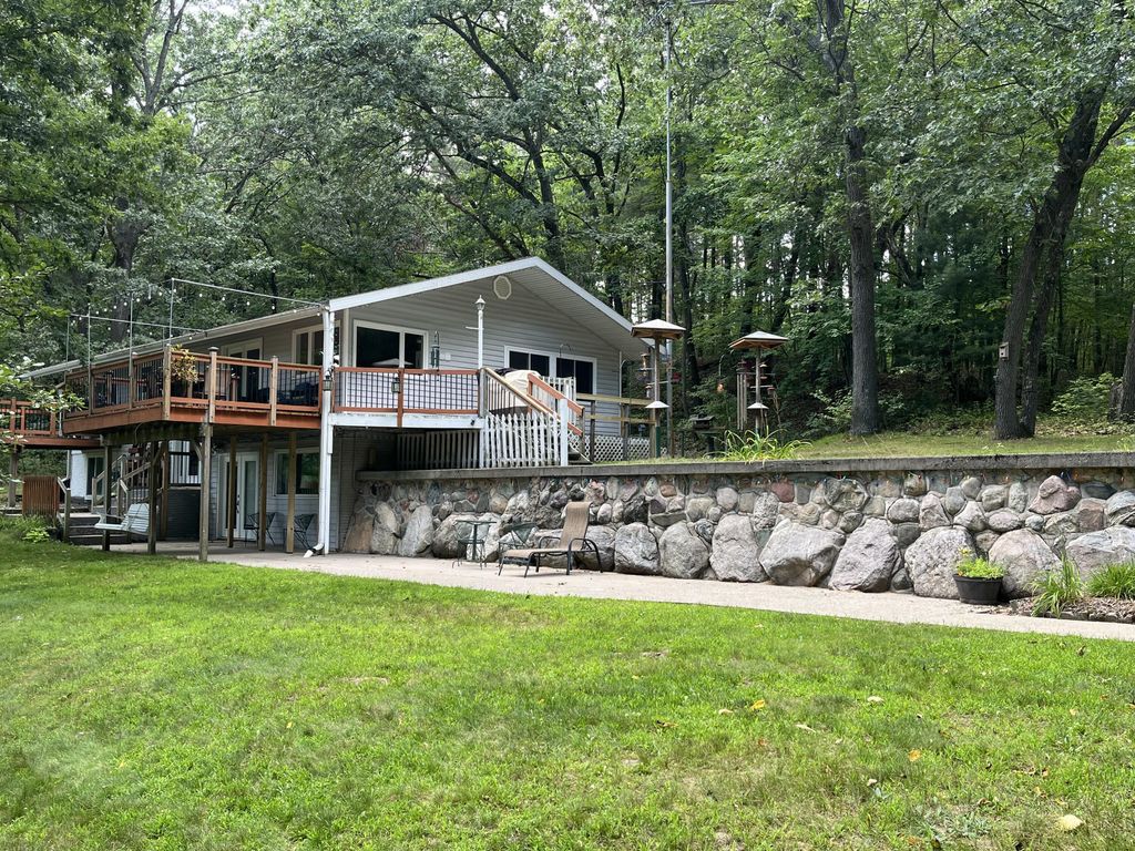 11011 Podunk Avenue Ne, Oakfield township