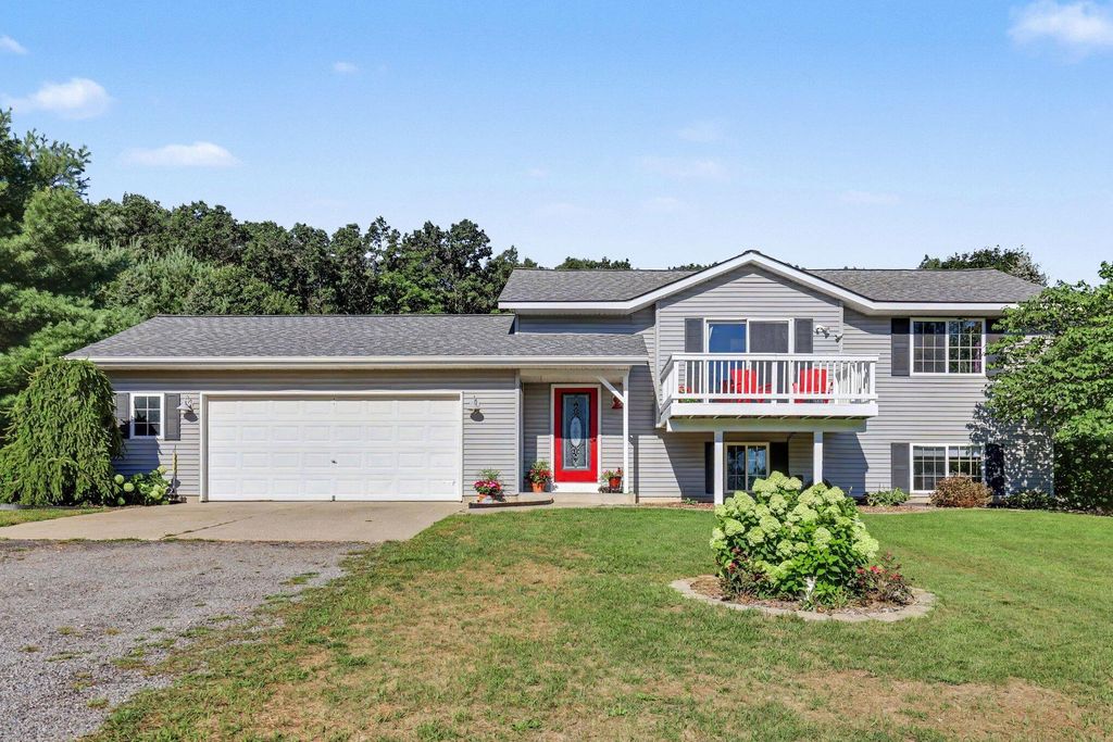 13955 Pine Lake Avenue Ne, Nelson township