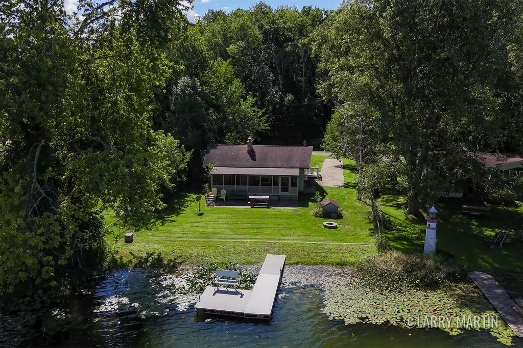 1407 Taylor Drive, Watson township
