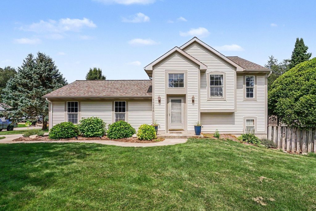 14255 Ottawa Creek Lane, Holland