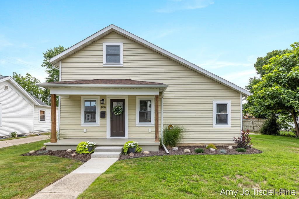 208 N Webster Street, Montcalm township
