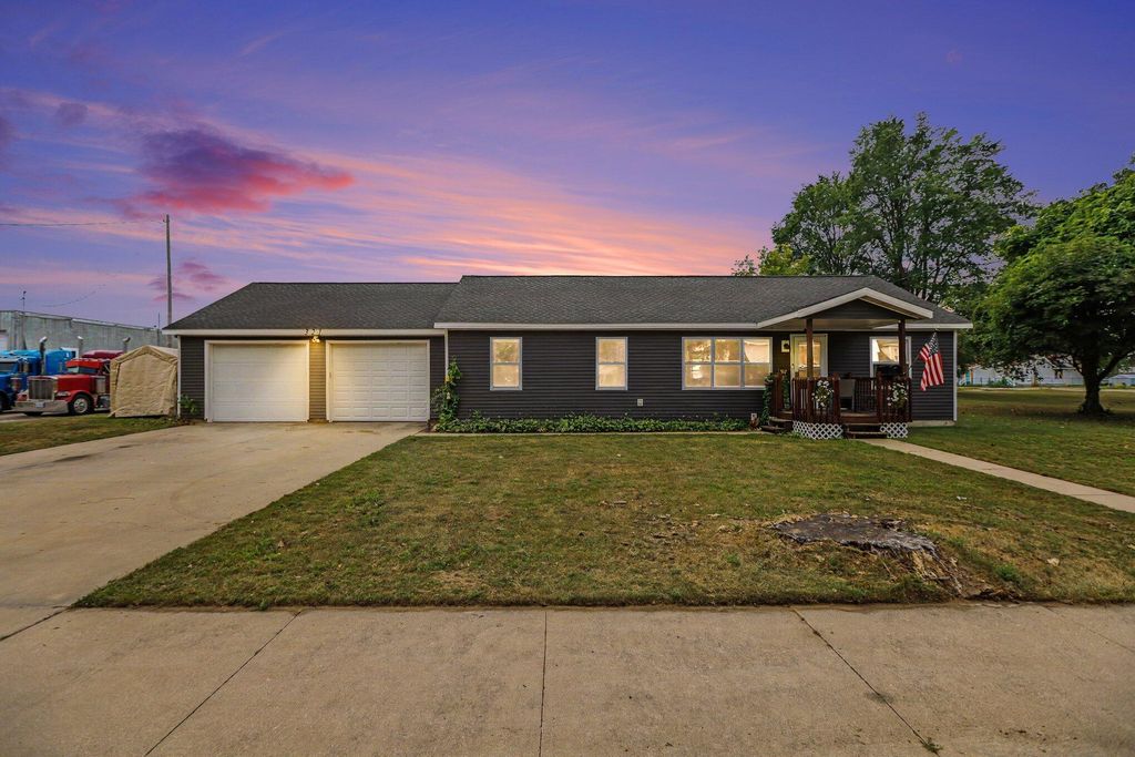 321 Wright Street, Cadillac city