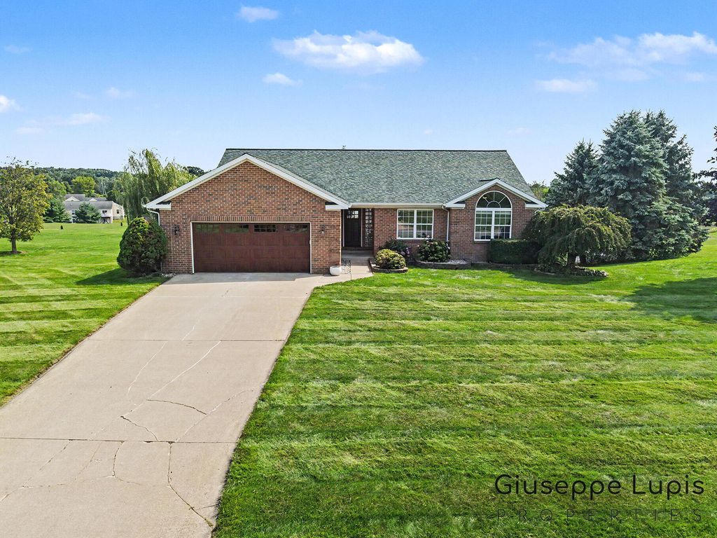 5870 Terrace Ridge Drive Ne, Courtland township
