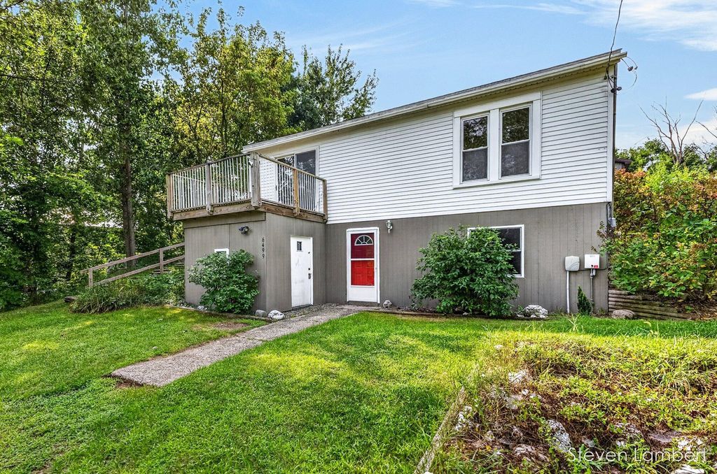 6499 Oakwood Drive, Hope township