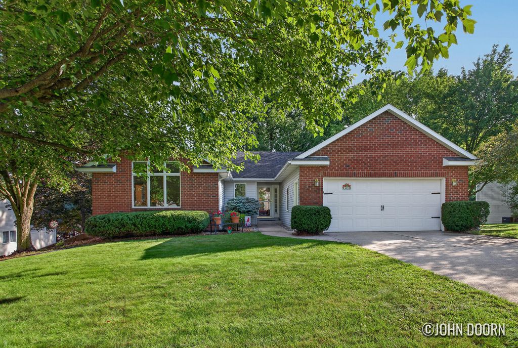 4808 Paramount Drive Ne, Plainfield charter township