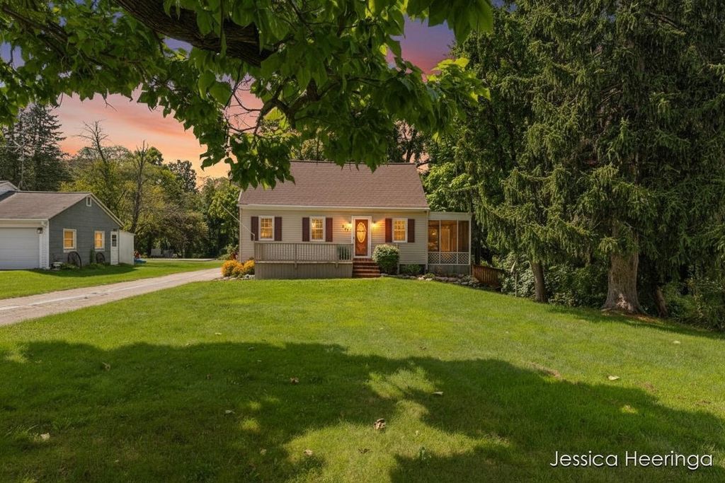 475 Northland Court Ne, Rockford city