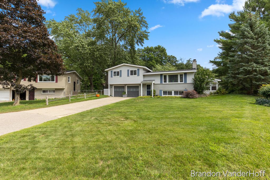 980 Bellewood Drive Se, Kentwood city