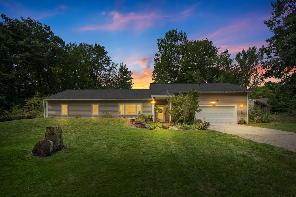 18145 148th Avenue, Spring Lake township