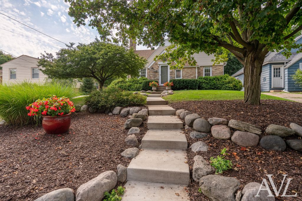 315 Bristol Avenue Nw, Grand Rapids city