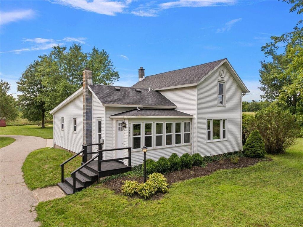 7453 Morse Lake Avenue Se, Bowne township
