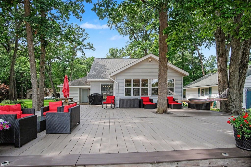 8570 Cochise Drive, Winfield township
