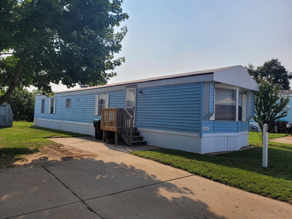 1802 Rhoda Street Se Unit: 221, Lowell city
