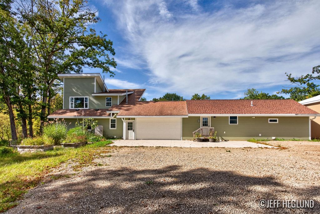 9310 Bluewater Highway, Saranac