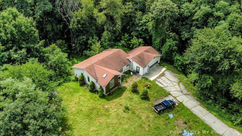 9284 Pine Island Drive Ne, Algoma township