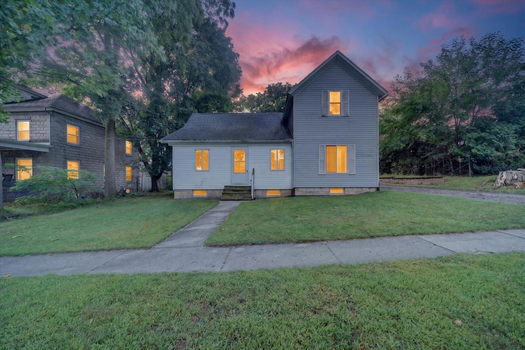 124 E Clinton Street, Hastings city