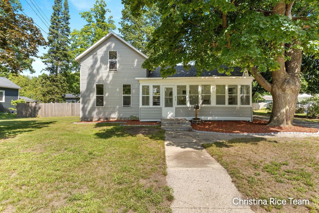412 W Montcalm Street, Greenville city
