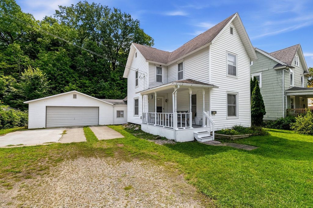 406 N Main Street, Allegan city