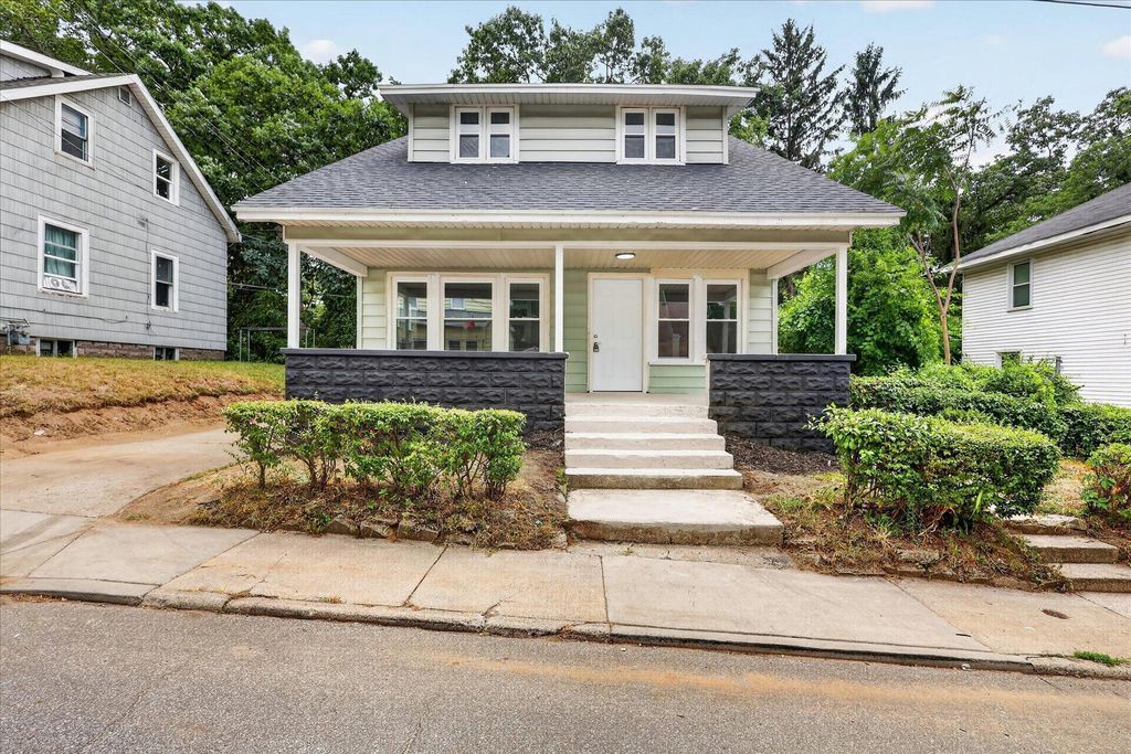 668 Alexander Street Se, Grand Rapids city